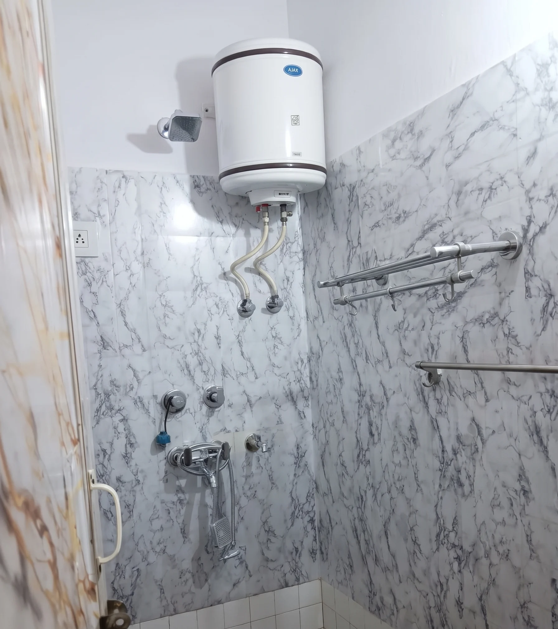 2 BHK DDA Flat C2 C Ground floor On Rent in Delhi Janakpuri